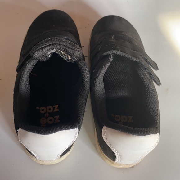 Nike air Jordan high tops and Velcro black shoes - Picture 3 of 8